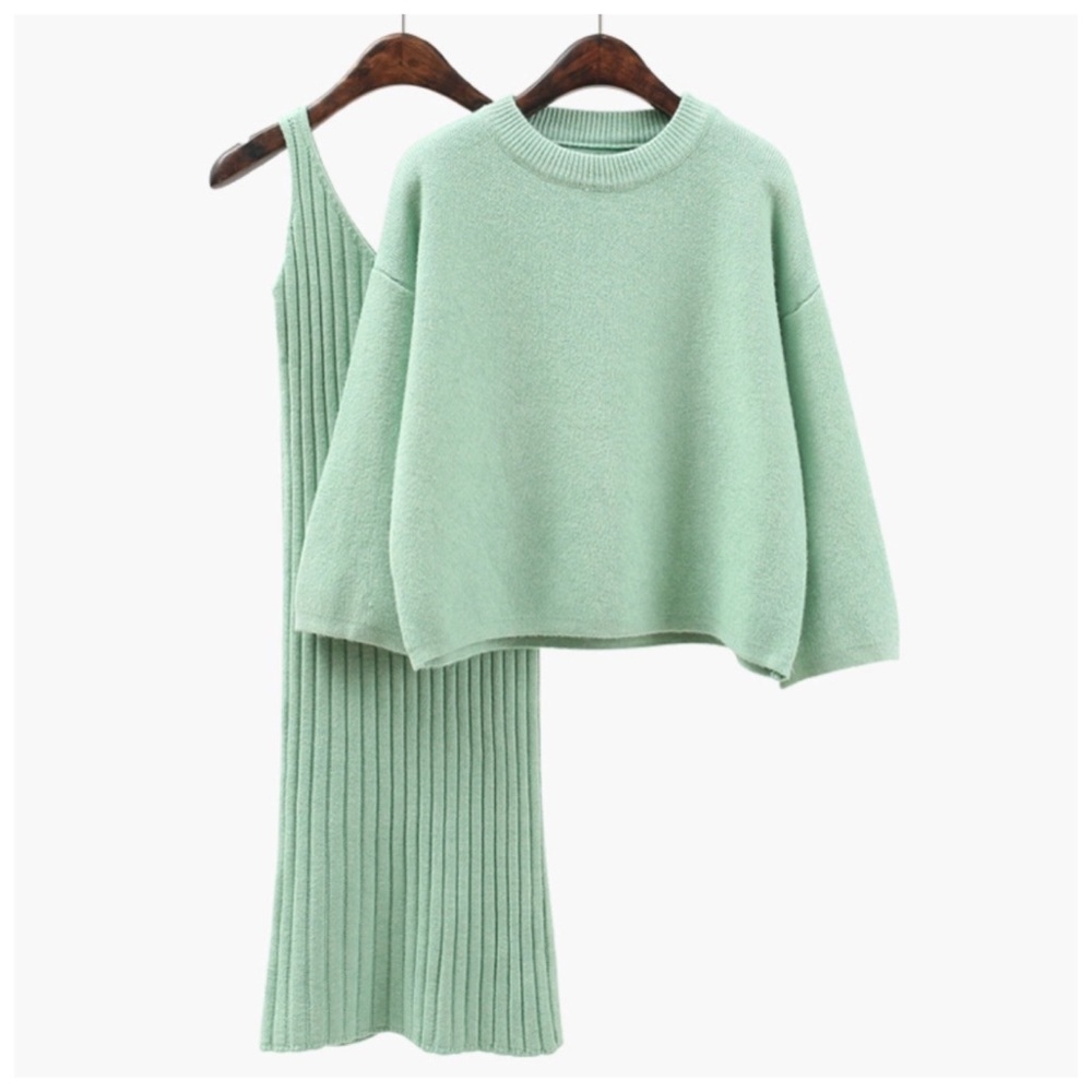 💜 Handmade Luxury Soft Sweater Dress - Picture 2 of 10